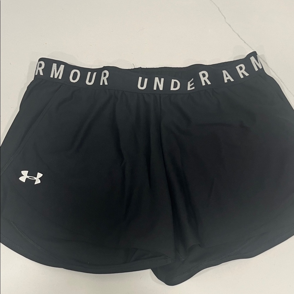 NWOT Under Armour Women's Athletic Black Shorts With Pockets